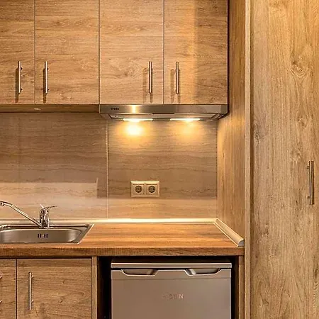 Makris Luxury 4*