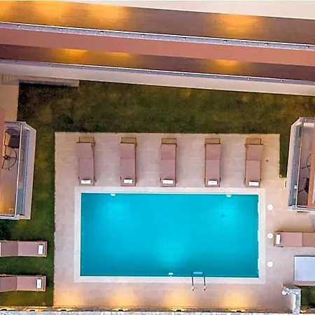 Makris Luxury Σκοτίνα