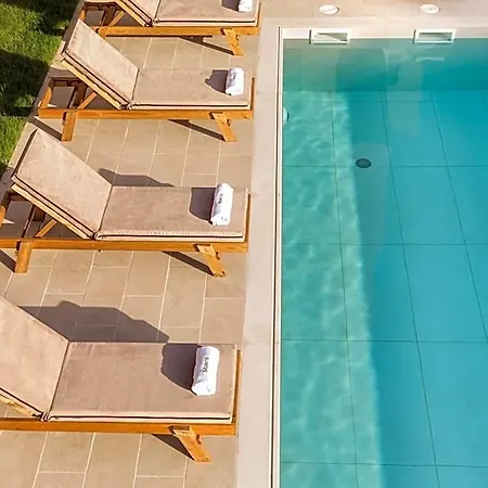 Makris Luxury 4*