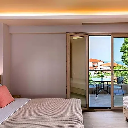 Makris Luxury